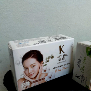 K NATURAL WHITE BRIGHTENING sabun batang memutihkan