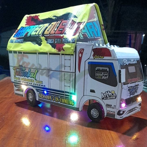 Miniatur truk oleng tawkal number one full variasi lampu terpal