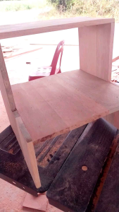 ที่วางเท้าสำหรับร้านทาเล็บ วางเครื่องมือ ทำเล็บ วางมือ ทำเล็บ ขนาด 30 * 30 ไม้ยางนา