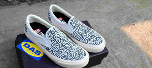 Sepatu Slip On Das Motif Retro Putih Pria Dan Wanita