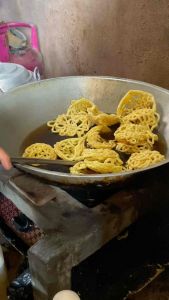 Kerupuk Mie Bawang Mentah Kerupuk Krupuk Mie Kuning Kerupuk Mentah Rasa Bawang Enak Gurih SIAP GORENG