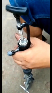 Treker Shockbreker + Gelas takar 100 ml gelas oli shok murah Lengkap