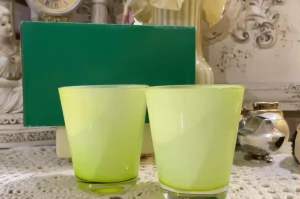 Set 2 ly uống rượu thuỷ tinh màu xanh sang trọng lịch lãm -Set of 2 blue glass wine glasses luxurious and elegant