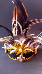 Mahkota Taring Bulu Adat Dayak/Papua: Aksesoris Adat Kalimantan