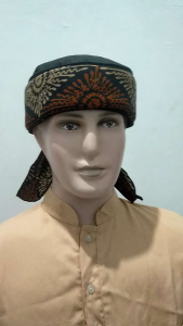Pecis Blangkon Batik: Aksesoris Pakaian Tradisional Indonesia