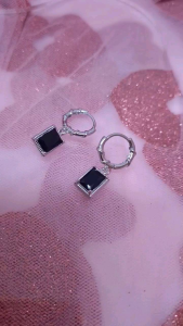 Blacky Vintage ต่างหูสีดำสไตล์วินเทจ ต่างหูห้อย ต่างหูแฟชั่น ต่างหูเงินแท้ ต่างหูผู้หญิง ต่างหูแป้น ต่างหูออกงาน