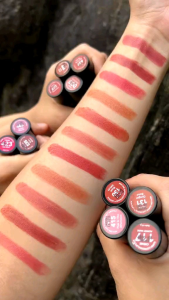 REVLON Superlustrous Creme Lipstick