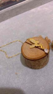 Kalung liontin Kupu Rumbai Titan