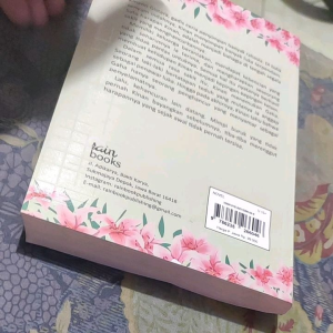 Novel Linger On oleh SURIA PUTRI