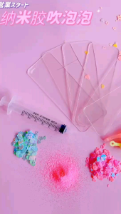 Một sét gồm cuộn keo và phụ kiện để bé tự sáng tạo đồ chơi theo ý có kèm video hướng dẫn