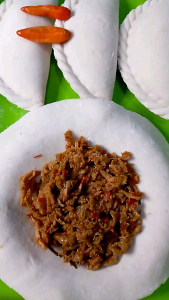 Cireng isi ayam suir pedas daun jeruk isi 4 Cireng jumbo full isi