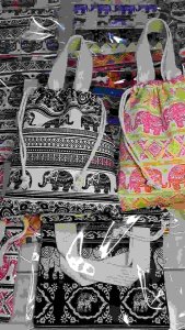 กระเป๋าผ้าหูรูดหูหิ้วผ้าแคนวาสลายช้างของแจกน่ารัก