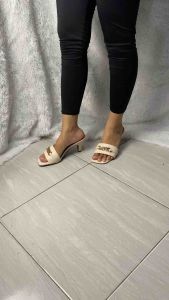 Heels Wanita Size 36-42 Ban Satu Preasi Rantai Kekinian Terbaru Super Empuk