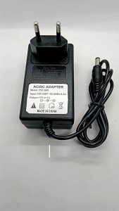 ADAPTOR Speaker YG1601 15V - 3A Ukuran colokan 55mm × 25mm