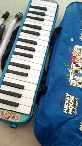 Fox-( Bayar Ditempat) TERLARIS Pianika Set Selang 32 Tuts Huruf Notasi Plus Tas Mouthpiece Selang + Alat Tiup (Biru)