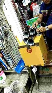 แตรลมไฟฟ้า ดังจัด แตร4ปากเงาทรงสวย ไม่ต้องใช้ถังลม ระบุใช้กับไฟรถมี12v./24v. พร้อมติดตั้ง