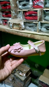 Khainuna Flatshoes Anak Perempuan Model Laser Kupu-Kupu