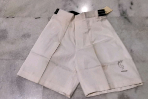 Celana Pendek Olahraga Athlet 32: Desain Sporty & Nyaman
