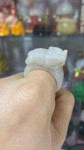 Nhẫn nam hình Tỳ hưu đá ngọc cẩm thạch thiên nhiên chiêu tài lộc