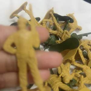 SAVE TOYS !! Toy Soldiers Askar Mainan Military Army Figures Ready Stock BIG SIZE 2 inch to 2.5 inch
