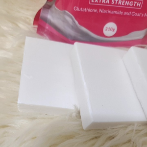 1pouch + free gift liptint HABIBI BABAD whitening SOAP EXTRA STRENGTH 210G ORIGINAL( 3 bars in 1 pack)