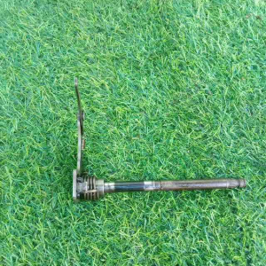 แกนเกียร์ Yamaha Bell r(หน้าใหญ่)ตำหนิ เหมาะทำอะไหล่หรือซ้อมแซมเพื่อการใช้งาน แท้ถอดรถมือสองพร้อมส่ง