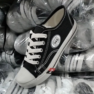 SEPATU NB/SD/SMP/SMA. .TERLARIS BUAT SKOLAH..