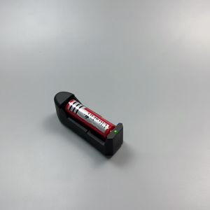 ถ่ายชาร์จไฟฉาย และแท่นชาร์จ ถ่าน JX 18650