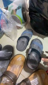 DÉP NHỰA QUAI NGANG NAM QUAI HAI MÀUE. MỀM size 40-44