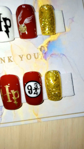 เล็บปลอมเจลแท้แต่งลาย เล็บเจลฟรีกาวตะไบ ทรงเหลี่ยมกลางm รับไซต์อื่นแจ้งที่ช่องแชท