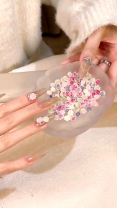 Túi phụ kiện charm hoa hồng mix lá và hạt trai kèm phụ kiện trang trí móng tay nail siêu xinh