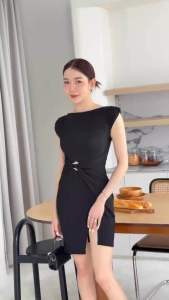 🔥พร้อมส่ง🔥เดรสสั้นปาดไหล่ ผ่าหน้า🔥แต่งอะไหล่ทอง สุดหรู✨ชุดเดรสเข้ารูป เซ็กซี่มาก🔥ชุดไปงานแต่ง✨ชุดเที่ยวกลางคืน ชุดไปงานเลี้ยง ชุดออกเดท