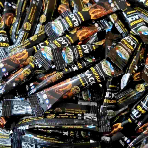 กาแฟเขาทะลุแบล๊ค กาแฟดำล้วนไม่ผสมน้ำตาล ขนาด 2.5 กรัม×100 ซอง