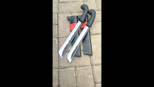 Pisau Golok Berkebun Siap Pakai: Pemotongan & Tahan Air