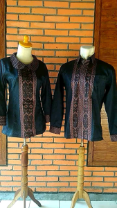 Kemeja Tenun Elegan: Pilihan Terbaik untuk Acara Formal