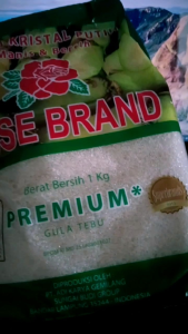 GULA PASIR ROSE BRAND 1 KG / Warna hijau dan kuning