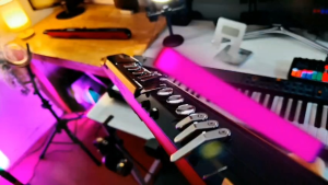 Greaten AP300 PRO Digital Wind Instrument แซ็กโซโฟนไฟฟ้า รุ่นมือซ้ายบน สีทอง ดำ แดง เขียว ผ่อน 0% 10 เดือน รับประกัน 1 ปี ศูนย์ไทย ส่งฟรี