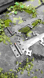 Engsel Pintu Kuningan Antik Motif Kembang 26 cm 2 Pcs