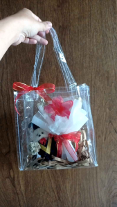 Hampers Buket jedai with Boneka in Bag Gift Bag Tas Mika Hampers Jedai Flower Kamboja Boneka Wisuda Aniversary Ulang tahun Ganci Boneka Wisuda Free Kartu Ucapan Kosongan isinya bermanfaat