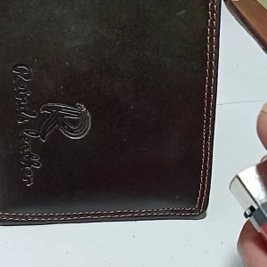 Promo beli dompet gratis gantungan kunci/dompet kulit asli/dompet kulit pria/dompet kulit pria berkualitas/dompet kulit pria terkeren/dompet kulit pria kekinian/dompet kulit pria murah/dompet paspor/dompet kulit halus/dompet kulit pria/dompet kulit asli.