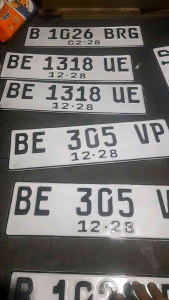 PLAT MOBIL TEBAL BAHAN 0.8 MM FONT BARU FONT LAMA DAN  SEMUA WARNA