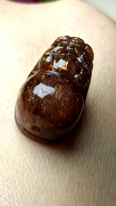 Black Golden Super 7 Pixiu Bead 黑金超七貔貅(通孔)