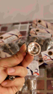 1 ชุด 3 ตัว น๊อตรองตะกร้า Wave จี้ลาย v.2 สแตนเลสแท้