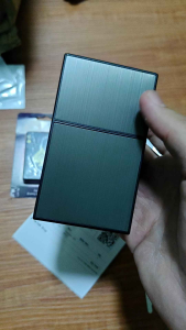 A box with a lighter can hold up to 20 units USB charging box