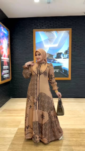 ALLURA DRESS BY IRNA EMERALD