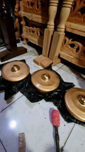 bonang kenong jaranan bahan besi galpanis pencu kuningan isi 3 nada