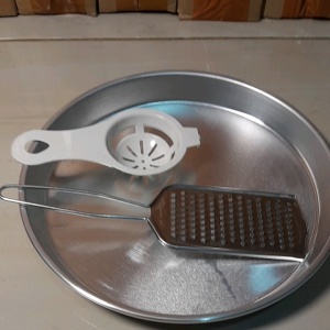 Loyang Pizza Uk 20 Free Parutan Keju & Pemisah Telur