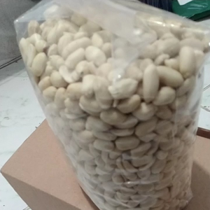 Kacang tanah kupas baru 1kg kacang kloset gurih nikmat enak buat camilan di saat santai