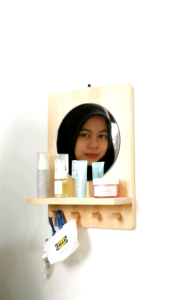 Kaca cermin bulat kayu riasan dinding kayu rak makeup minimalis hanger baju