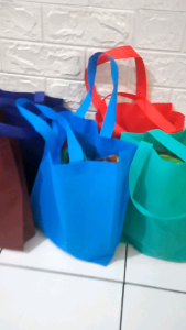Tas Goodie Bag Handle 12 Pcs Ukuran 25x35x8 Ketebalan 75gsm